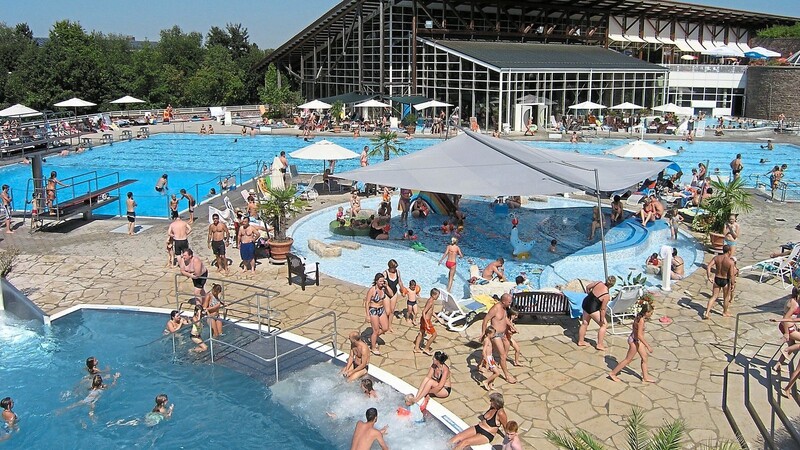 Das Freizeit-Bad Caprima am Isarhang hat rund 300 000 Besucher pro Jahr.