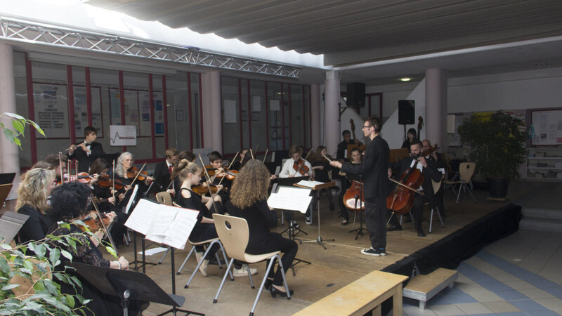 Die Musiker des Orchestervereins, des Gymnasiums und der Realschule Niederviehbach luden zu einer Matinee ein.