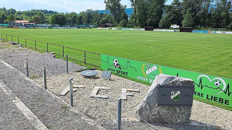 Von 3 bis 5. Juni lädt der FC Furth im Wald erstmals seit 2018 wieder zum Sportparkfest auf das Gelände an der Wutzmühle ein. Nächste Woche beginnen die Aufbauarbeiten für Zelt und Co.