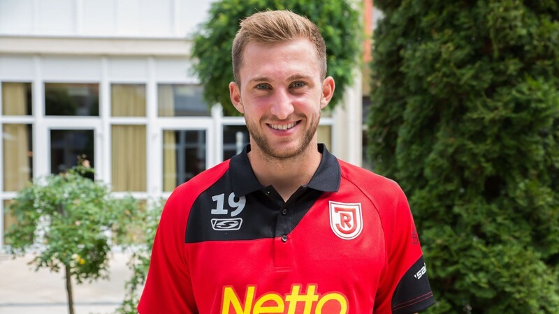 Jonas Föhrenbach ist vom SC Freiburg an den SSV Jahn Regensburg ausgeliehen.