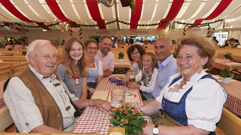 Gäubodenvolksfest 2016: Das Finale im Festzelt Lechner.