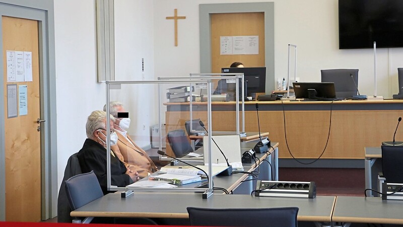 Hans-Joachim S., 77 Jahre alt, sitzt nach 2015 erneut auf der Anklagebank.