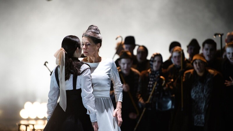 Céline Akcag_und Heike Grötzinger in der Oper "L'ancêtre" im Prinzregententheater.