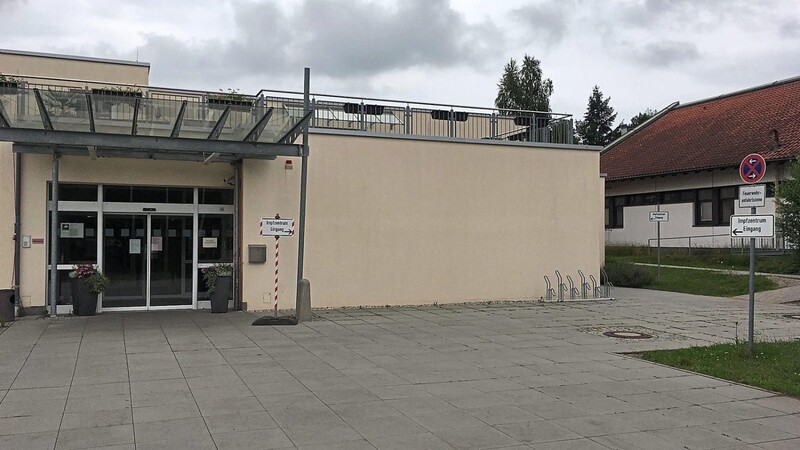 Die Impfzentren, darunter die Einrichtung in der Bad Kötztinger Klinik, bleiben bis April bestehen.