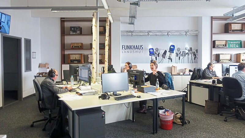 Der Redaktionsraum des Funkhauses Landshut, das insgesamt 38 Mitarbeiter beschäftigt.