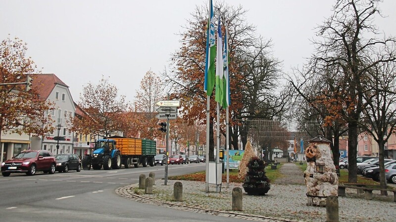 Der Plattlinger Ludwigplatz mit seiner Grünanlage, die zum Verweilen einlädt.
