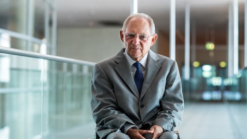Ganz scheint sich Wolfgang Schäuble noch immer nicht mit seiner Rolle als Bundestagspräsident abgefunden zu haben.