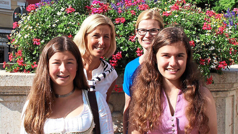 Judith Meier mit Tochter Marlene und Katrin Singer mit Tochter Franzi.