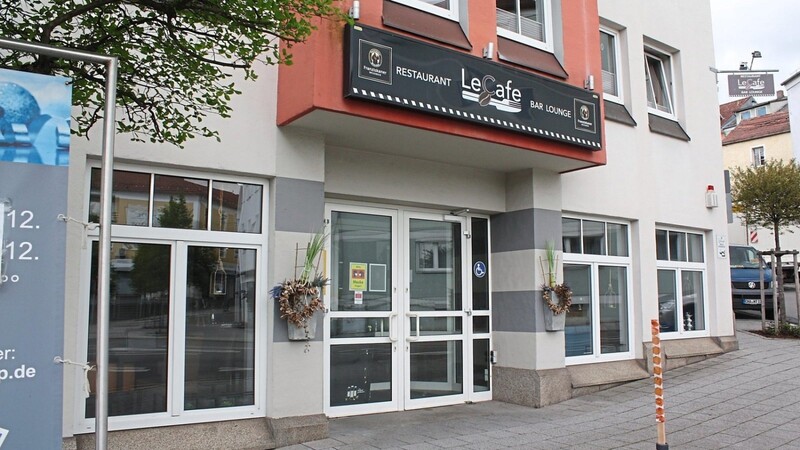Das Le Café war bekannt für seine Buffets. Aus privaten Gründen muss die Inhaberin schweren Herzens schließen.
