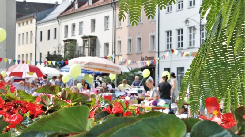 Beliebter Kinderflohmarkt: Mit insgesamt 55 Ständen war gestern einiges los am Oberen Stadtplatz.
