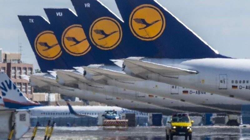 Aufgrund der Corona-Pandemie ist die Lufthansa in massive finanzielle Schwierigkeiten geraten.