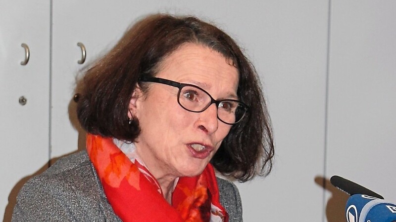 Nur eine Antwort blieb Oberbürgermeisterin Gertrud Maltz-Schwarzfischer in Presseclub schuldig. Warum muss der Vorstandsvorsitzende der Rewag gehen ?