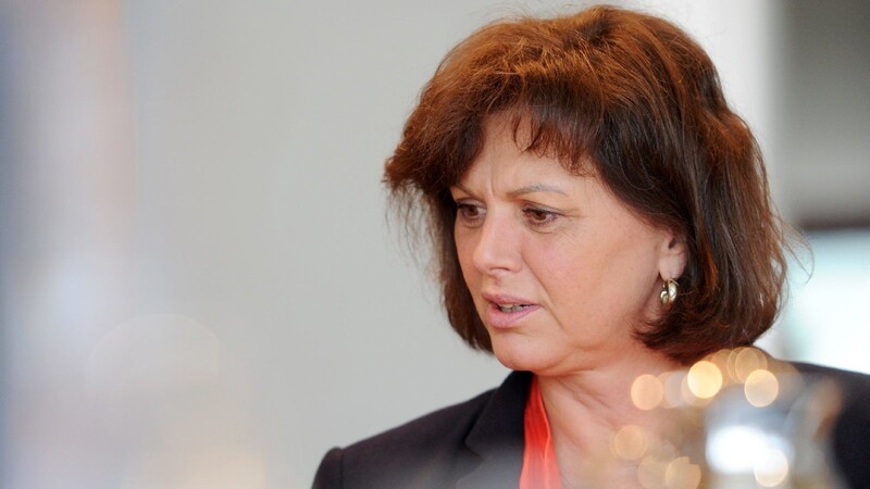 Wirtschaftsministerin Ilse Aigner (CSU) hat ein Konzept gegen steigenden Strompreise angekündigt.