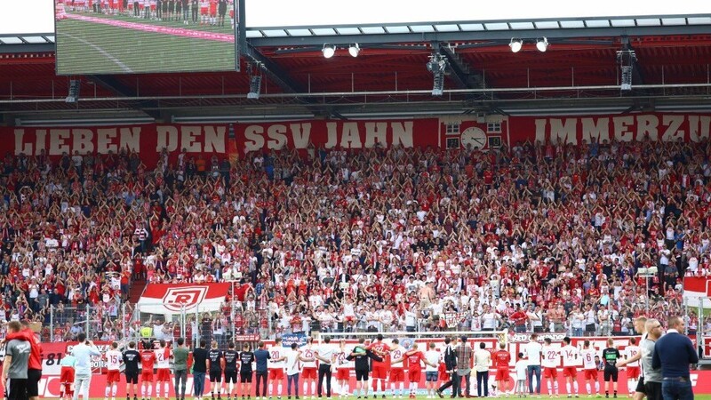 Jahn Regensburg hat im letzten Saisonspiel gegen den SV Sandhausen einen Punkt geholt.