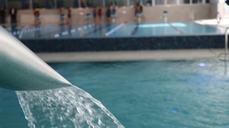 Manches Erlebnisbad wie das Aquatherm in Straubing hat die Wassertemperatur gesenkt.