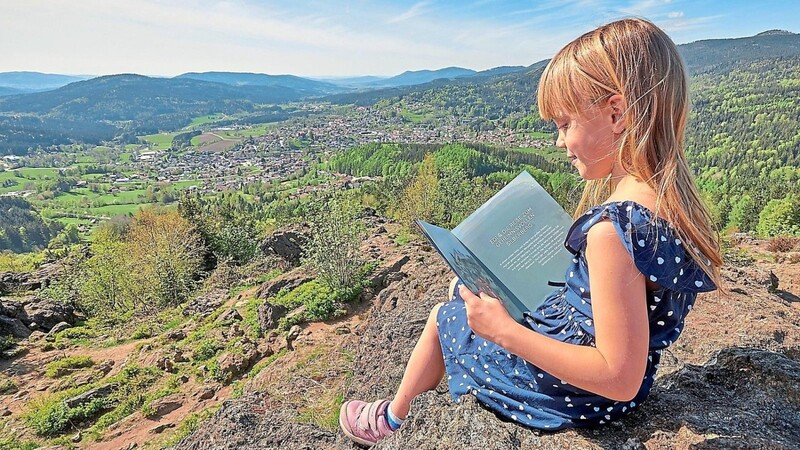 Mit dem neuen Kinderbuch "Edi und die Reise zum geheimnisvollen Silberberg" sollen Kinder die Natur im Bayerischen Wald kennenlernen.