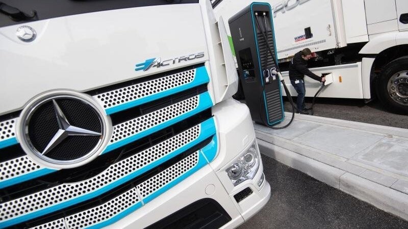 Daimler will seine Lastwagen-Sparte noch in diesem Jahr an die Börse bringen.