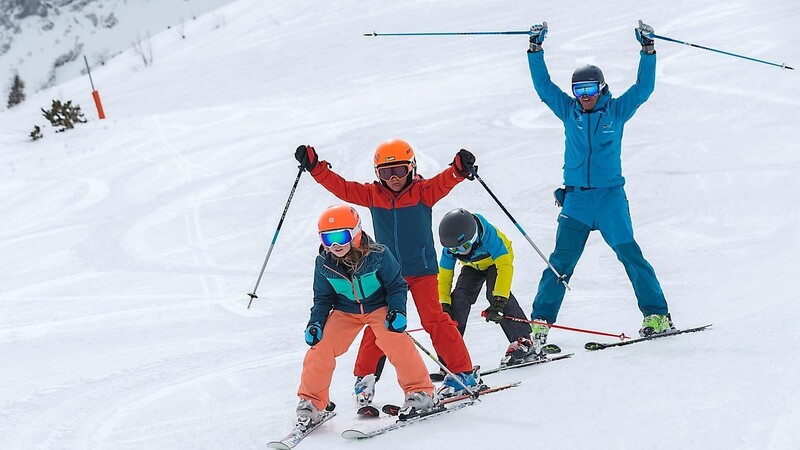 Skikurse im Winter waren lange Normalität für Schulklassen und Vereine. Nun fehlt vielerorts der Schnee.
