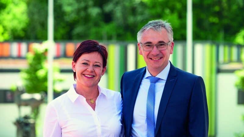 Familienmensch: Landrat Werner Bumeder mit Ehefrau Renate.