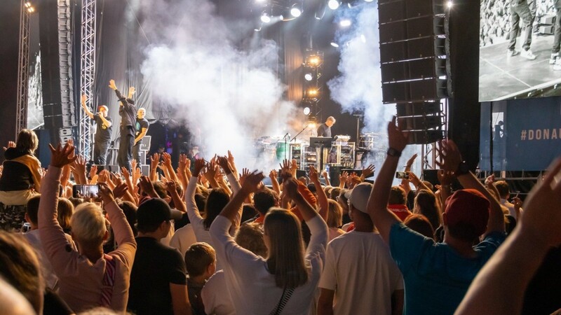 "Die Fantastischen Vier" haben am Freitagabend vor mehr als 4.000 Zuschauern das neue Donaufestival in Deggendorf eingeläutet.