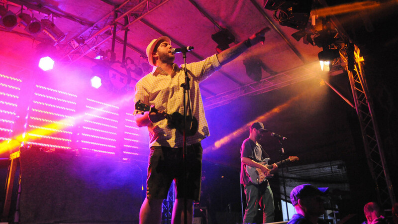 Internationale und regionale Bands sorgten beim 11. Red Corner Festival in Moosburg für Stimmung. (Foto: René Spanier)