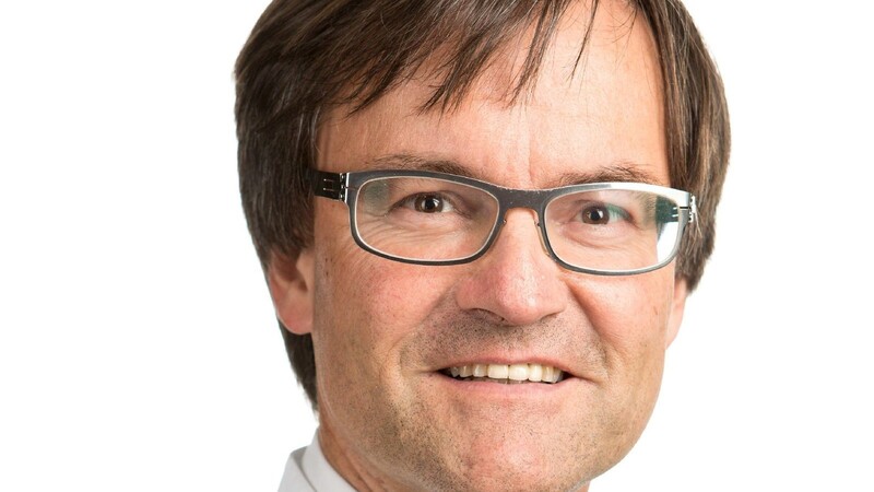 Dr. Gert Müller ist Oberarzt, Diabetologe und Gastroenterologe am Klinikum Sankt Elisabeth in Straubing. Er schätzt die aktuellen Behandlungsmethoden für Diabetes sehr positiv ein.