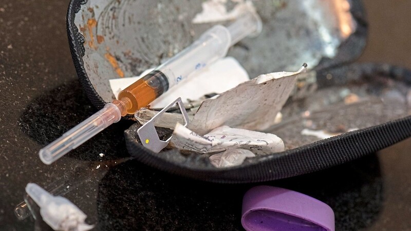 In einschlägigen Kreisen warnt die Polizei vor dem Heroin, das derzeit in der Stadt im Umlauf ist. Denn in den vergangenen Wochen ist es zu mehreren Todesfällen gekommen, die von der Polizei auf den Zusammenhang mit Drogenkonsum untersucht werden. (Symbolfoto)