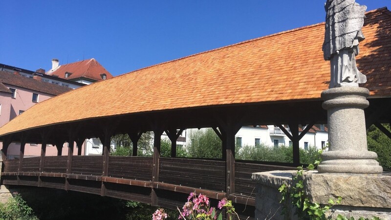 50.000 Euro kostet die Sanierung des Oberberger-Stegs. Die Arbeiten am Dach sind abgeschlossen.
