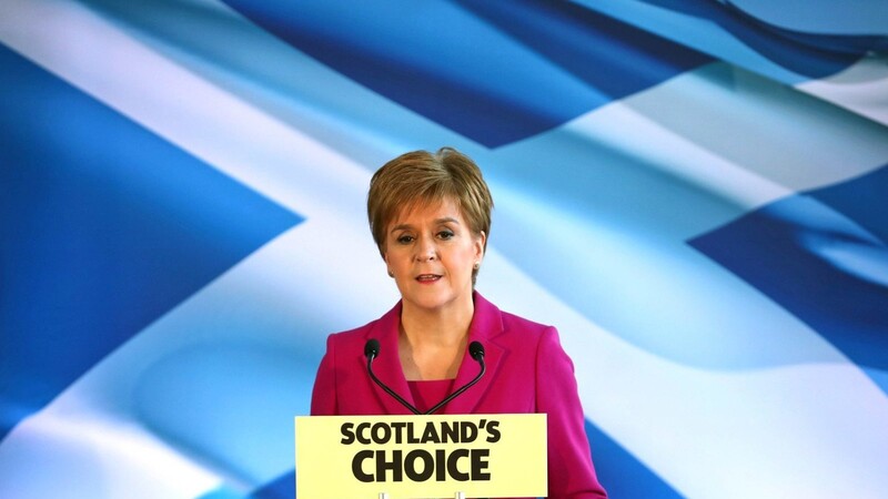 Bei der Parlamentswahl in Schottland gilt die Regierungschefin Nicola Sturgeon (SNP) als Favoritin (Archiv).