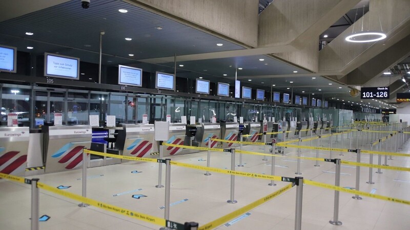 Schalter der Fluggesellschaft Eurowings bleiben am Flughafen Köln/Bonn unbesetzt.