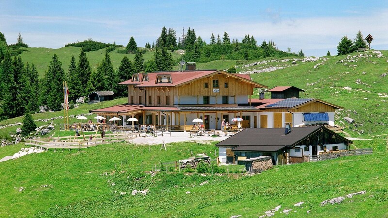 Das Straubinger Haus liegt auf 1558 Metern in den Chiemgauer Alpen.