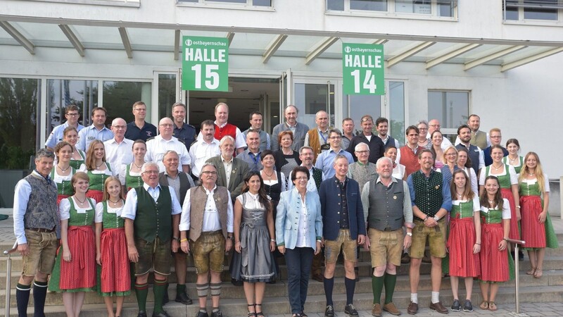 Ein Gruppenfoto zum Abschluss: Nach elf Tagen geht das Gäubodenvolksfest in Straubing zu Ende.