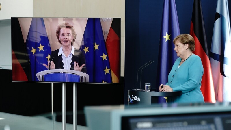 EU-Kommissionschefin Ursula von der Leyen (l.) und Bundeskanzlerin Angela Merkel wollen den europäischen Streit um Haushalts- und Hilfsmittel beenden.