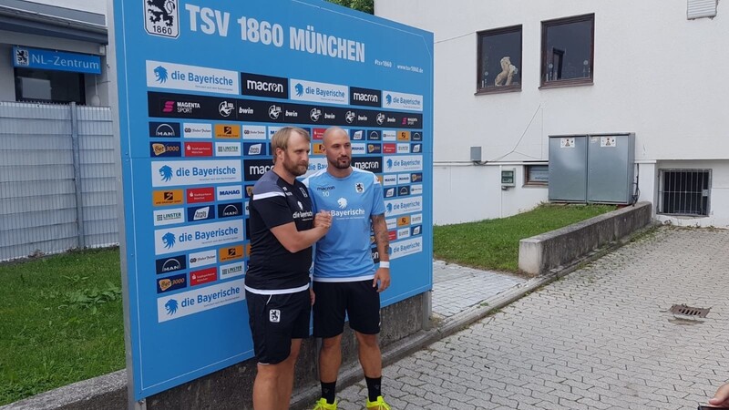 Daniel Bierofka begrüßte Timo Gebhart am Montag zurück am Trainingsgelände des TSV 1860.