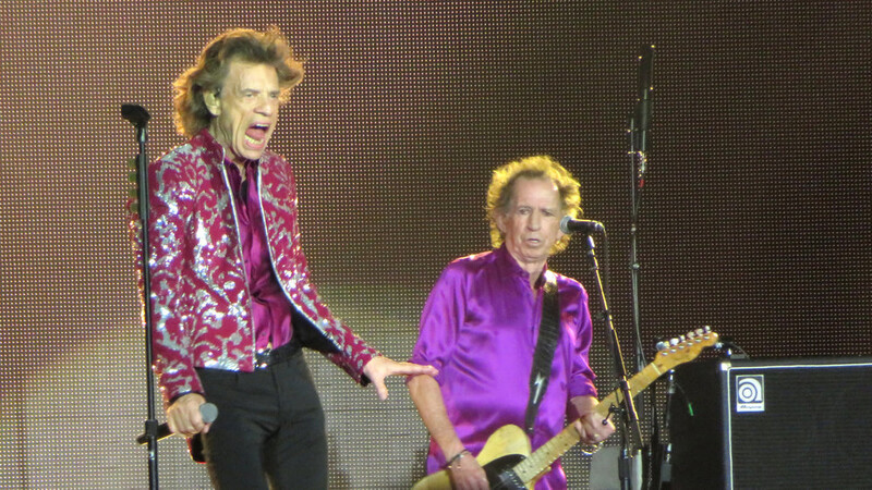 Sänger Mick Jagger (l.) und Gitarrist Keith Richards während eines Konzerts von The Rolling Stones in den USA.