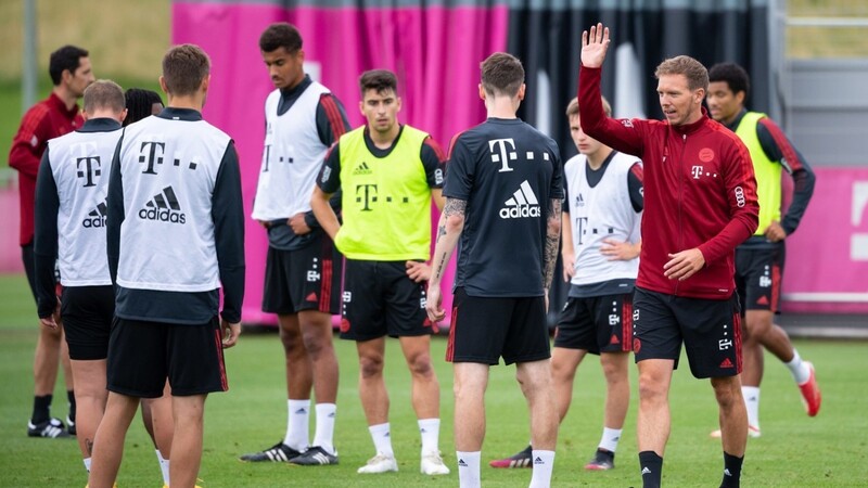 Die Mannschaft des FC Bayern München beim Training.