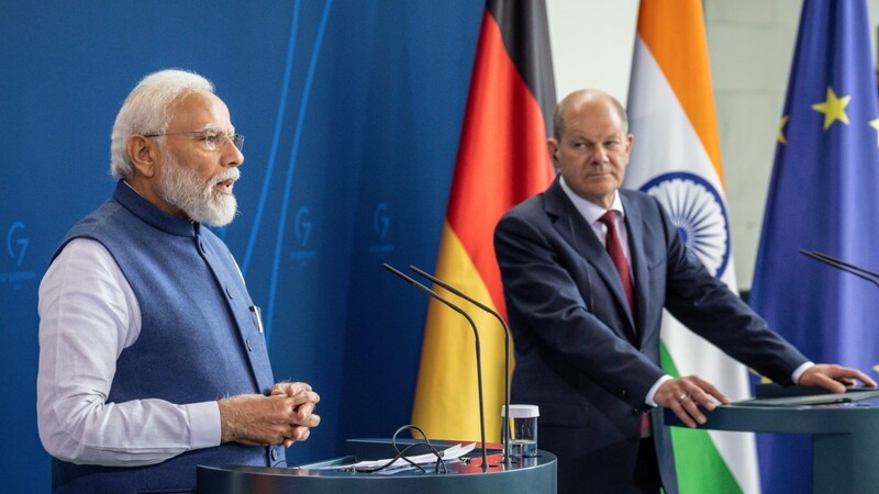 Indiens Premierminister Narendra Modi (links) und Bundeskanzler Olaf Scholz sind sich beim Thema Ukraine-Krieg nicht einig.
