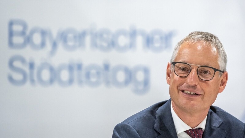 2021 muss mit einem um 21 Prozent niedrigeren Gewerbesteueraufkommen im Vergleich zum Durchschnitt der Jahre 2017 bis 2019 gerechnet werden, sagt der Vorsitzende des Bayerischen Städtetags, Straubings Oberbürgermeister Markus Pannermayr.
