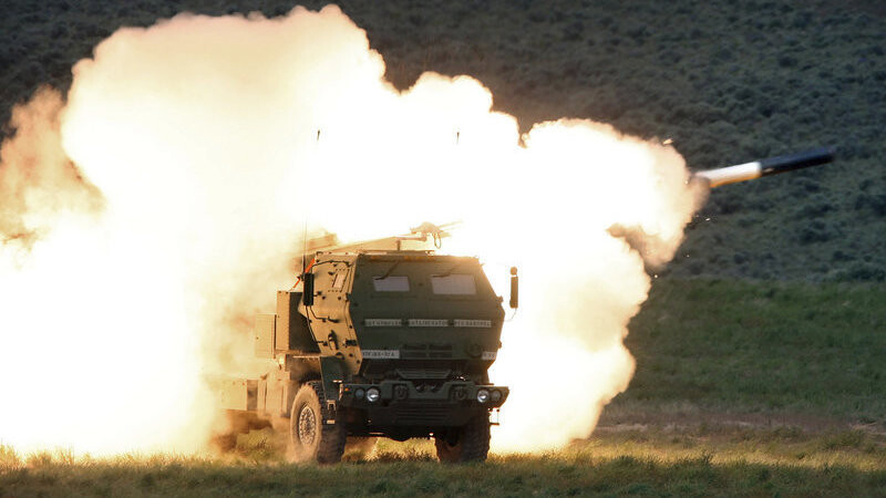 Die US-Regierung liefert der Ukraine im Rahmen eines neuen Sicherheitspakets moderne Mehrfachraketenwerfer zur Verteidigung gegen den russischen Einmarsch.