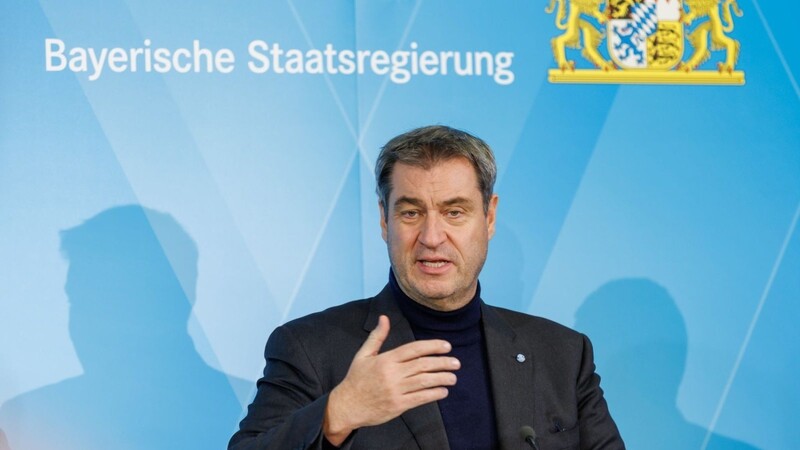 Ministerpräsident von Bayern Markus Söder spricht auf einer Pressekonferenz.
