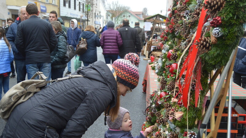 Der Weihnachts- und Haferlmarkt war die ideale Gelegenheit, nach Geschenken Ausschau zu halten.