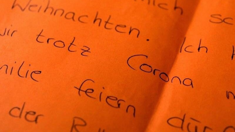 Der Brief eines Kindes, in dem es sich wünscht, trotz Corona mit der Familie Weihnachten zu feiern.
