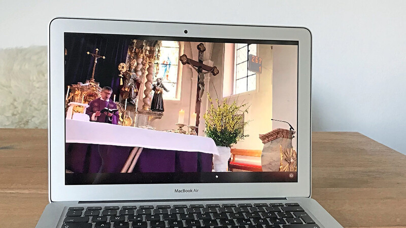 Die Pfarrei Neukirchen (Kreis Straubing-Bogen) feiert den Gottesdienst sonntags online.