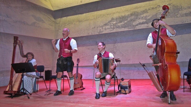 Die "Familienmusik Servi" - v.l.: Gertraud, Klaus, Johannes und Leonhard Servi - sorgte am Donnerstagabend im Konzerthaus für einen grandiosen Volksmusikabend.