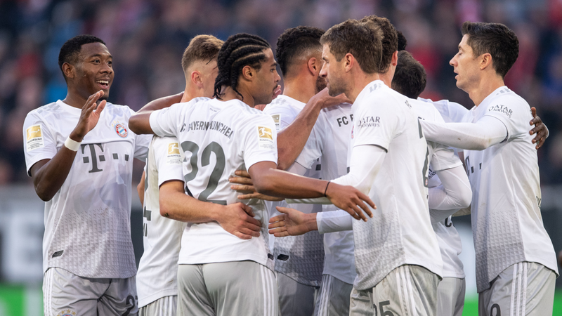 Die Mannschaft des FC Bayern feierte in Düsseldorf einen klaren Erfolg