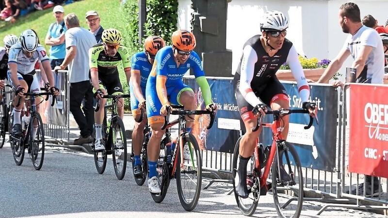 Tobias Erler gewann das Radkriterium in Velden erneut.