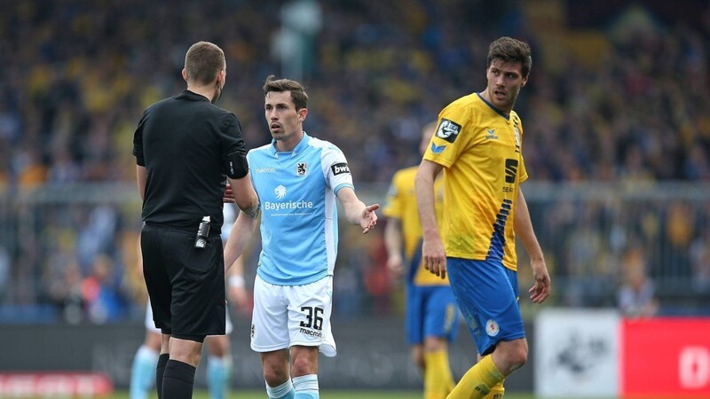 Benjamin Kessel (re.) wird vorgeworfen, Kodjovi Koussou während der Partie gegen den TSV 1860 beleidigt zu haben.