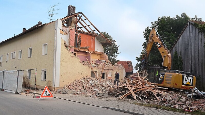 Derzeit wird das Gemeindehaus in der Gärtnerstraße abgebrochen.