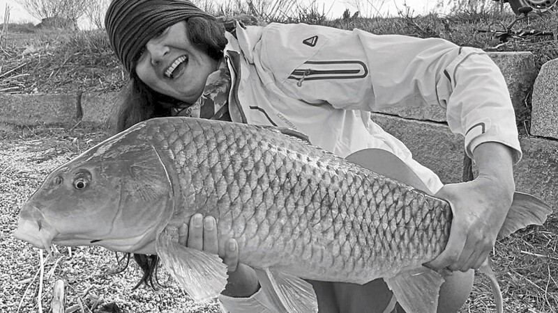 "Beim Kampf mit dem Fisch rutscht schon mal die Mütze ins Gesicht", kommentiert Manuela Einhellig-Biberger dieses Foto.