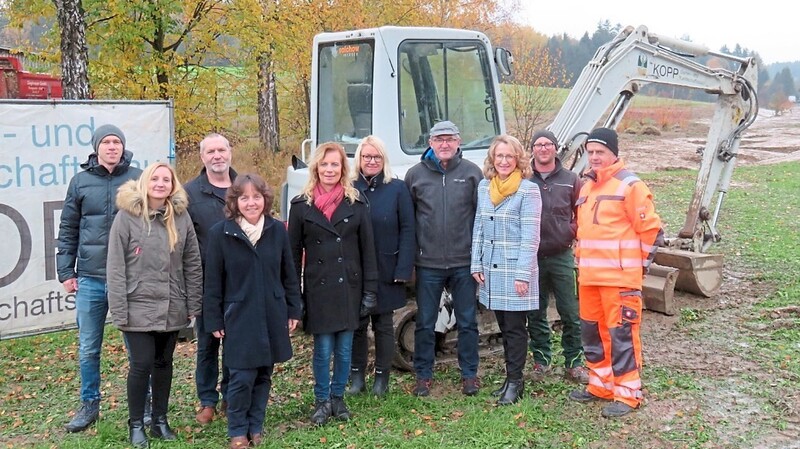 Vom Baufortschritt überzeugten sich die Gemeinde Bodenkirchen, das Planungsbüro und Vertreter des Amtes für Ländliche Entwicklung Niederbayern.